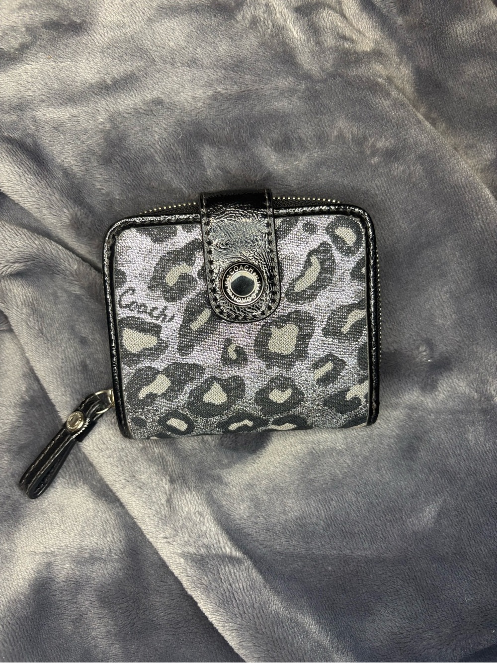 Y2K Coach Ocelot Leopard Print Black & Silver Zip Bi-Fold Wallet